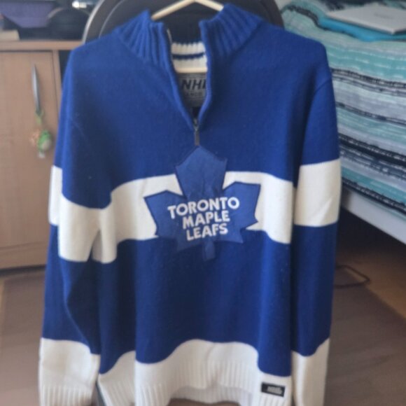 NHL Toronto Maple Leaf Knitted Sweatshirt - US Large - Picture 1 of 4